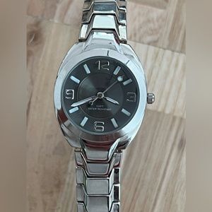 Stainless Ladies Watch Black Dial Stainless Luminous Hands Markers